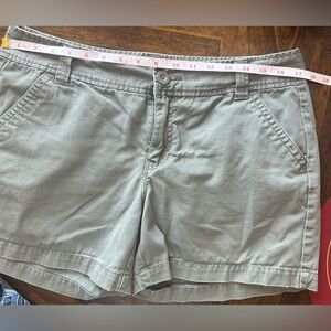 Calvin Klein Olive Green Casual Cotton Shorts Size 12, 5" inseam.